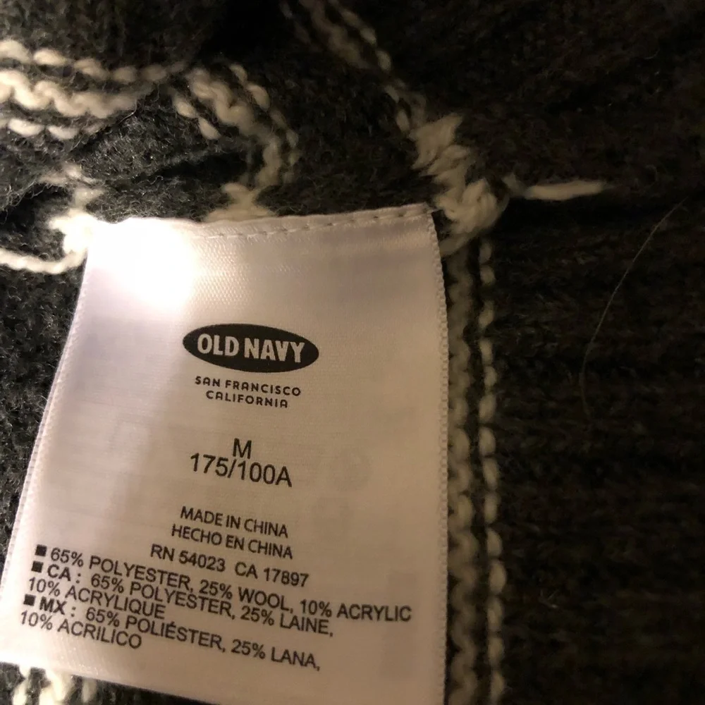 Old Navy sweater size M